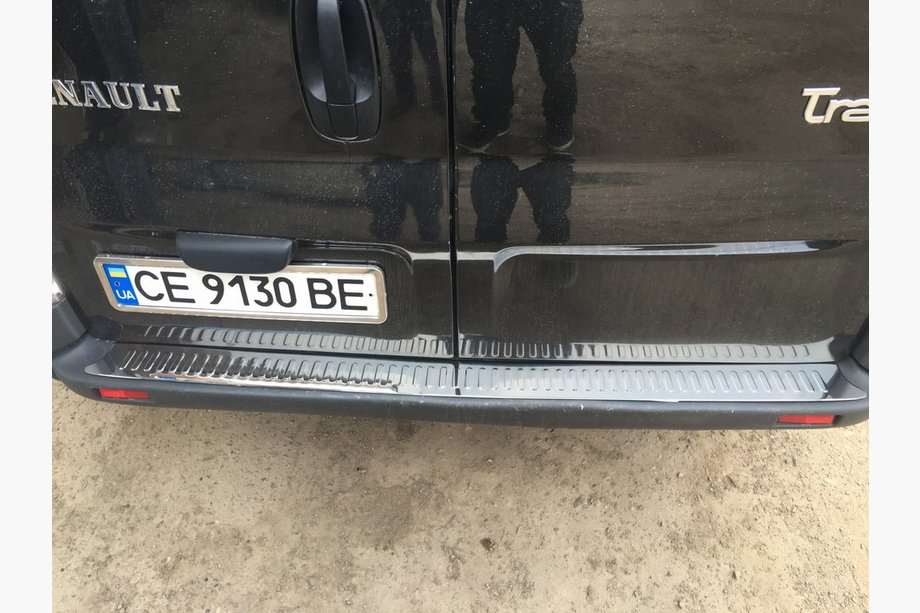 Opel Vivaro 2001–2015 Protector de parachoques trasero acero inoxidable (OMSA) Foto 2