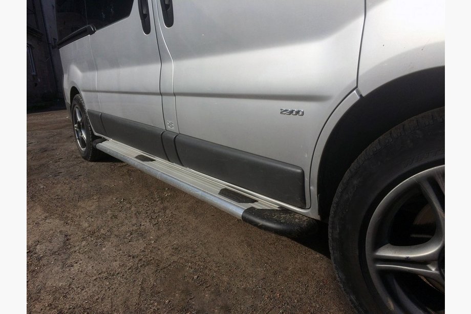 Renault Trafic 2001–2015 Estribos Laterales Bosphorus OLD Grey (2 uds., Aluminio) Image