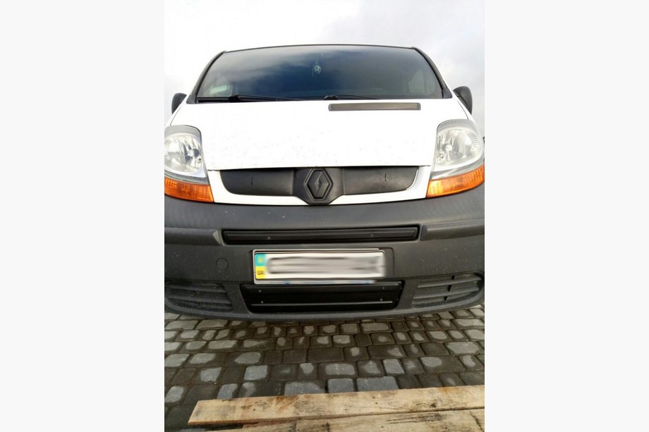 Renault Trafic 2001–2015 Cubierta central de parrilla de invierno (encima de la matrícula) 2001-2007, Mate Foto 3