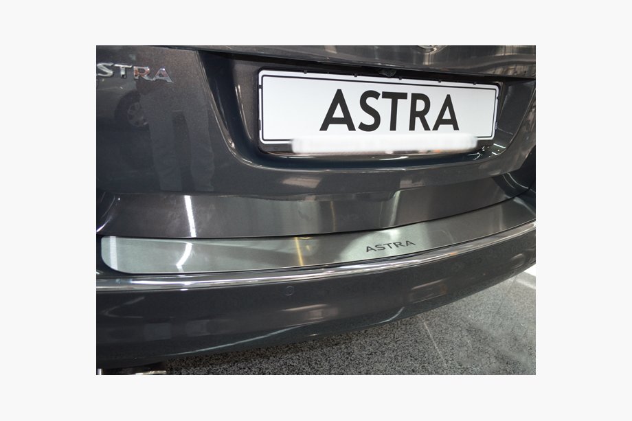Opel Astra J 2009-2015 Protector de parachoques trasero Natanika (acero inoxidable) Hatchback, 2009-2015 Image