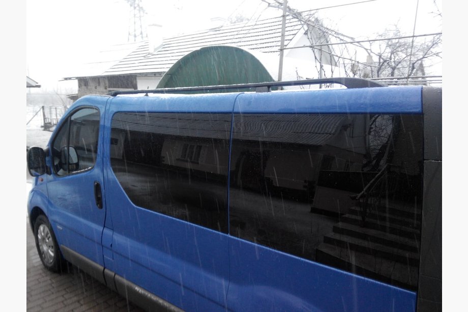 Opel Vivaro 2001–2015 Barras de Techo Negras Largo, Pies de Hierro Fundido Foto 7