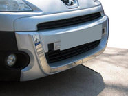 Peugeot Partner Tepee 2008-2018 Labio delantero (imprimado para pintar) foto 2