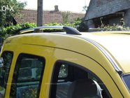 Renault Kangoo 1998-2008 Barras de Techo Cromadas Base estándar, pies de plástico foto 2