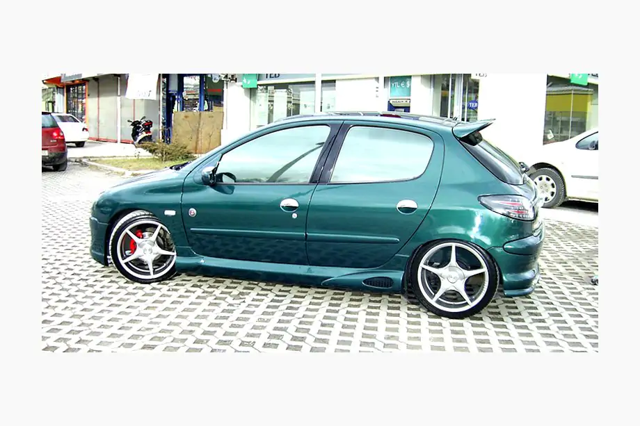 Peugeot 206 1998-2024 Faldones Laterales (imprimados para pintar) Image