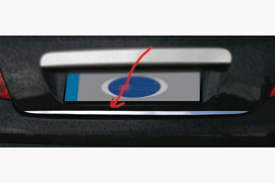 BMW 5 Series E39 1996-2003 Moldura de maletero acero inoxidable Image