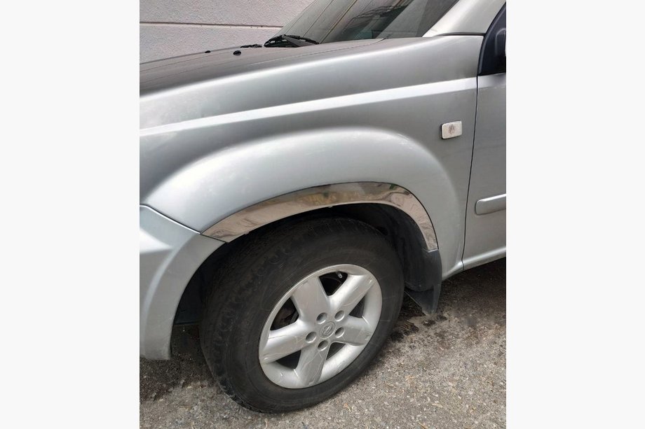 Nissan X-trail T30 2002-2007 Aletines de aleta (4 uds, acero inoxidable) Foto 1