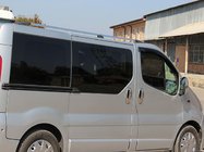 Renault Trafic 2001–2015 Barras de Techo Cromadas Largo, pies de plástico foto 6