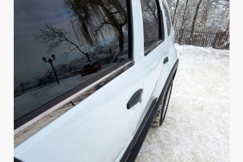 Renault Duster 2008–2017 Molduras de Ventana Cromo Negro (4 uds., Acero Inoxidable) Image