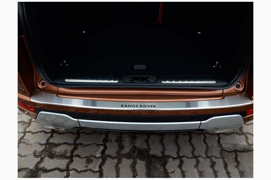 Range Rover IV L405 2013-2021 Protector de parachoques trasero con borde Natanika (acero inoxidable) Image