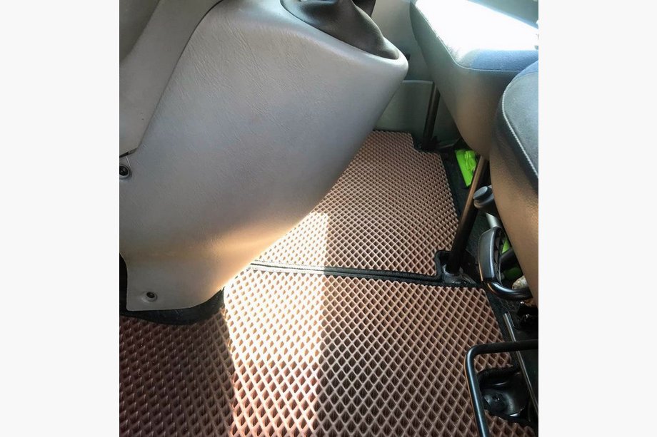 Nissan Primastar 2002-2014 Alfombrillas EVA (rojo ladrillo) Foto 2
