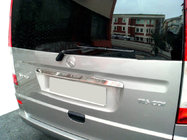 Mercedes Vito W639 2004-2014 Moldura cromada sobre la matrícula (1-puerta, acero inoxidable) Carmos - Acero Inoxidable Turco foto 1