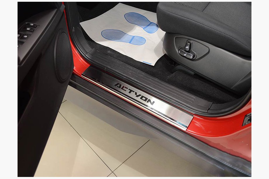SsangYong Action 2005-2018 Cubiertas de Umbral Nataniko (4 uds., Acero Inoxidable) Image