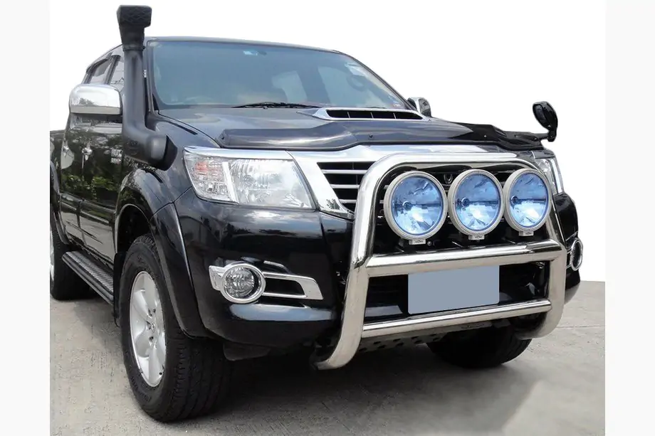 Toyota Hilux 2006-2015 Defensa Delantera WT018 (Acero Inoxidable) Image
