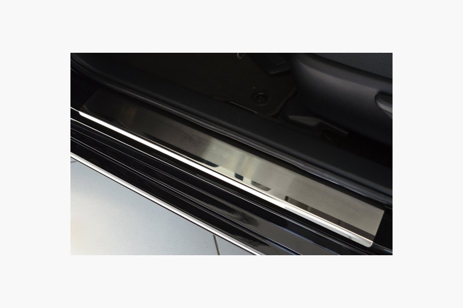 Toyota Camry 2017–2023 Cubiertas de Umbral Nataniko (4 uds., Acero Inoxidable) Image