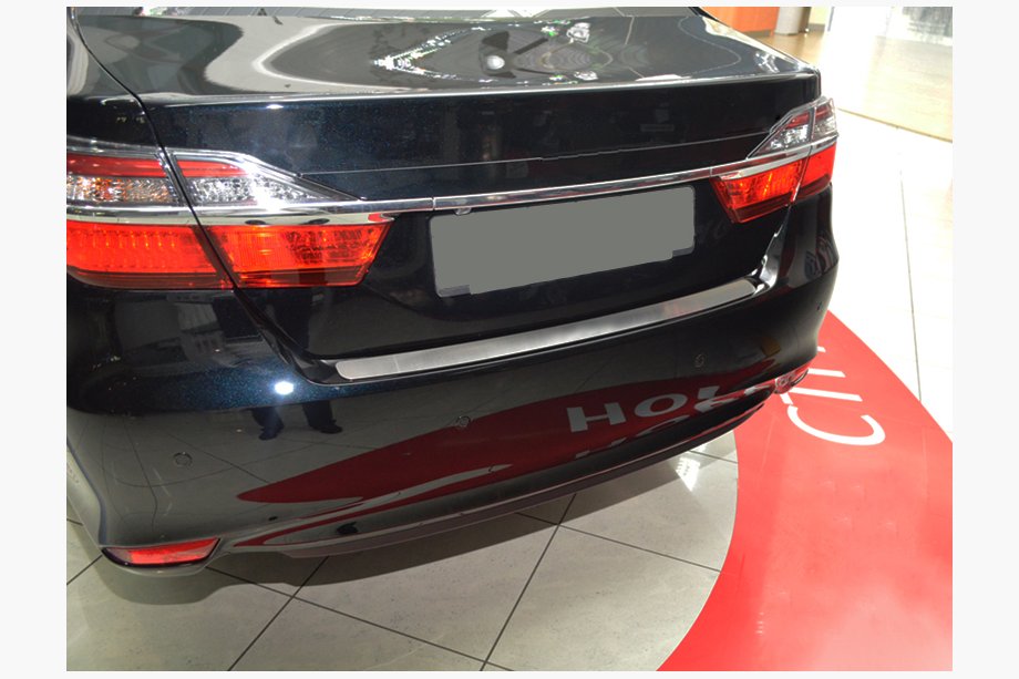 Toyota Camry 2011–2017 Protector de Parachoques Trasero Nataniko (Acero Inoxidable) Image