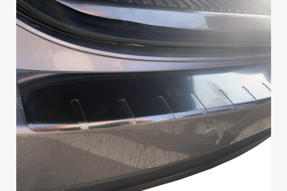 Mazda CX-5 2017–2025 Protector de parachoques trasero con borde Elite (acero inoxidable) Image