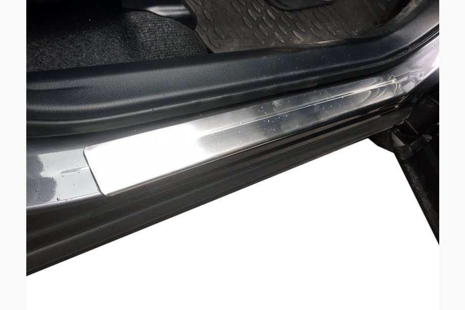 Toyota Rav 4 2013-2018 Embellecedores de umbral OmsaLine (4 uds, acero inoxidable) Image