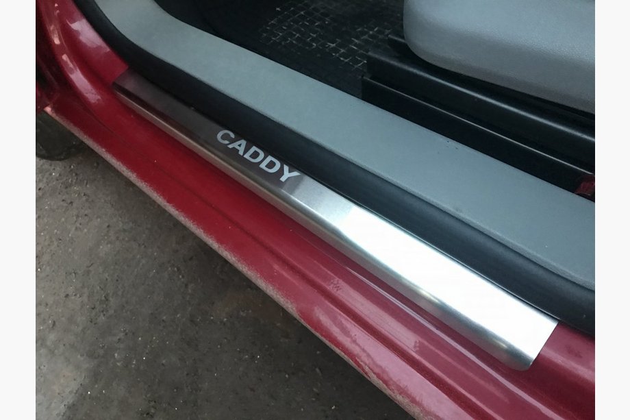Volkswagen Caddy 2010-2015 Cubiertas de Umbral de Puerta Natanika Standard (4 uds, Acero Inoxidable) Image