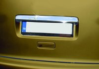 Volkswagen Caddy 2010-2015 Moldura cromada sobre la matrícula (1 puerta, acero inoxidable) Recto sin inscripción, OmsaLine - Acero Inoxidable Italiano foto 2