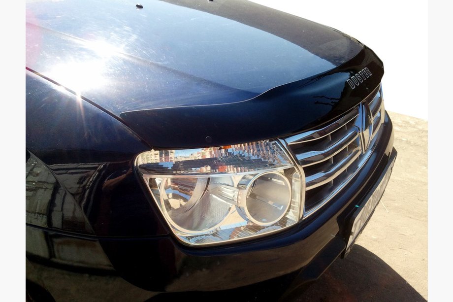 Dacia Duster 2008-2018 ¡Oferta! Deflector de capó VIP Image