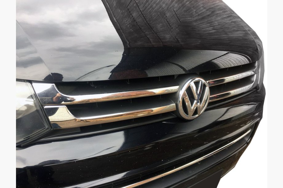 Volkswagen T5 2010-2015 Cubiertas cromadas para rejilla dividida (Carmos, 4 uds, acero inoxidable) Image