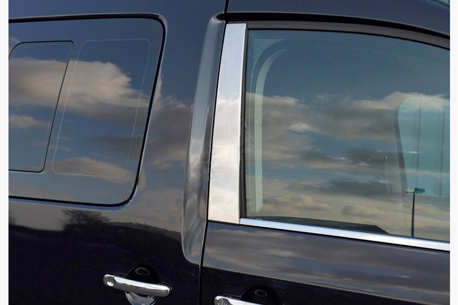 Volkswagen Caddy 2004-2010 Molduras de acero inoxidable para pilares de puerta (2 uds.) Carmos - Acero Inoxidable Turco Image