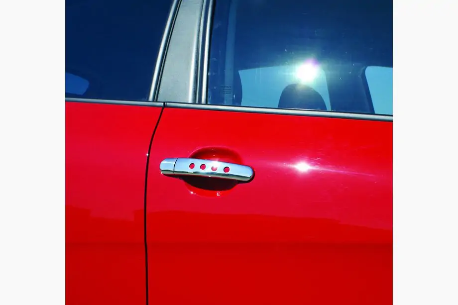 Skoda Octavia II A5 2006-2010 Cubiertas cromadas para manijas de puertas con orificios (4 uds, acero inoxidable) Image