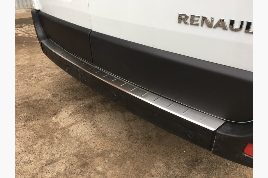 Renault Master 2011-2023 Protector de parachoques trasero acero inoxidable Image