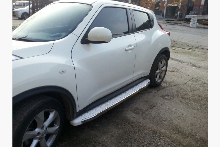 Nissan Juke 2010-2019 Estribos laterales WhiteLine (2 uds., aluminio) Image