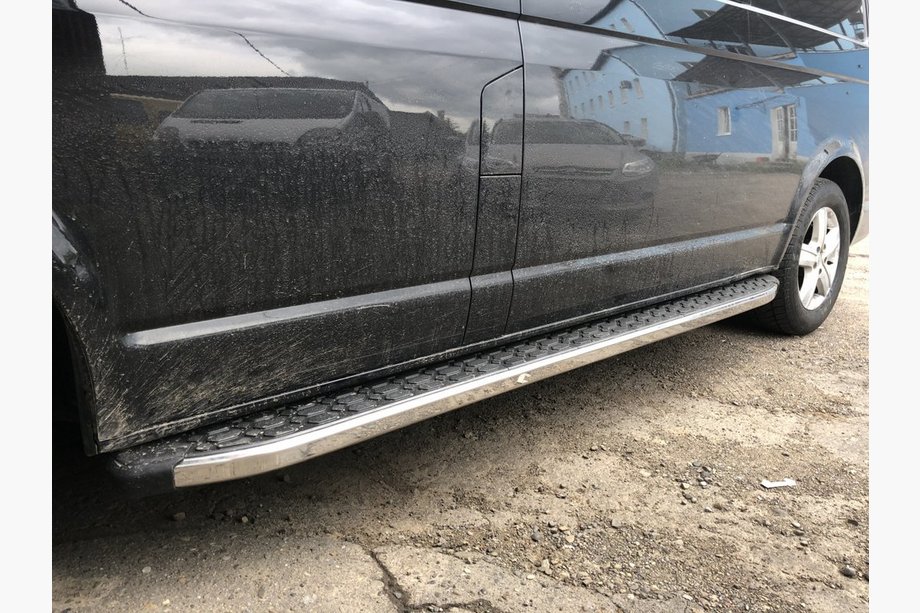 Volkswagen T5 Multivan 2003–2010 Estribos Laterales BlackLine (2 uds, Aluminio) Image