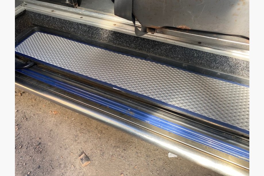 Volkswagen Crafter 2006-2016 Alfombrillas para umbrales EVA (3 uds, gris) Image
