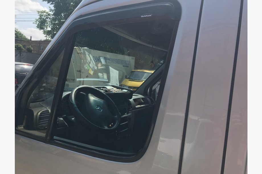 Volkswagen LT 1995-2006 Deflectores de Ventana (2 uds, Sunflex) Image