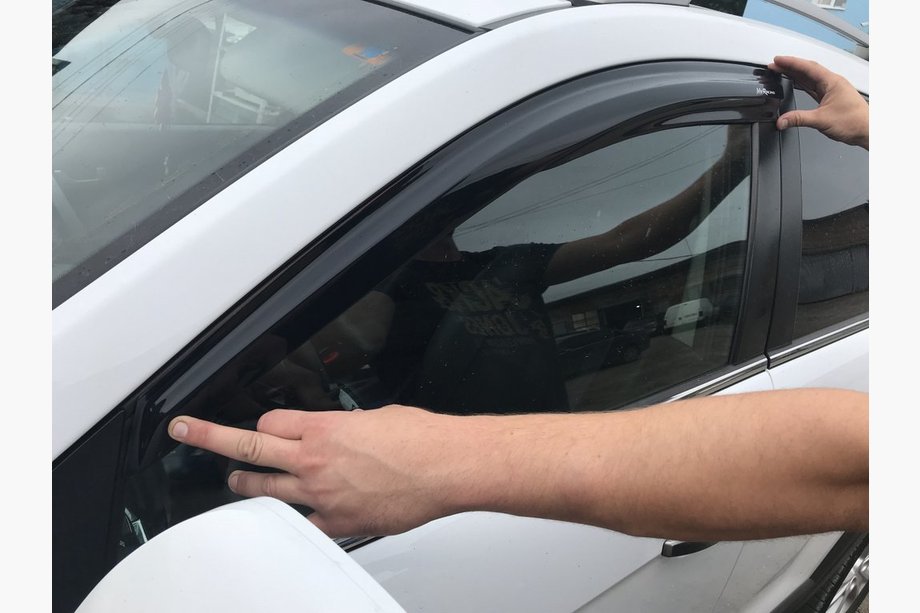 Opel Antara 2006-2017 Deflectores de Ventana Negros (4 uds, MyRacing) Image