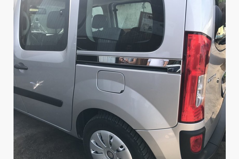 Mercedes Citan 2013-2021 Molduras de acero inoxidable para puertas correderas (2 uds) Image