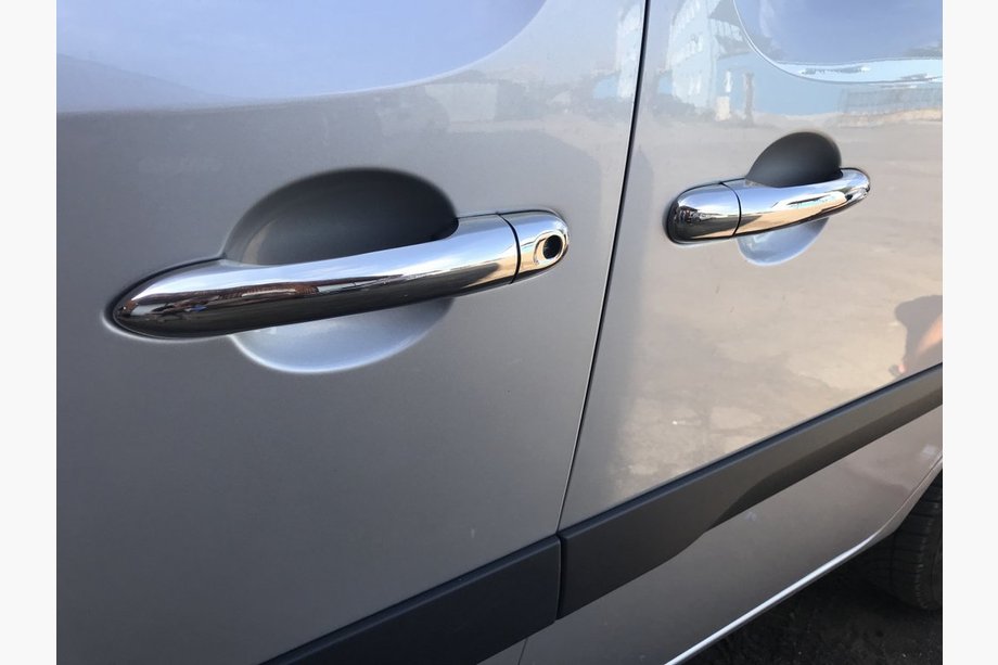 Renault Kangoo 2008–2020 Cubiertas de manijas de puerta en acero inoxidable 3 uds, OmsaLine - Acero Inoxidable Italiano Foto 1