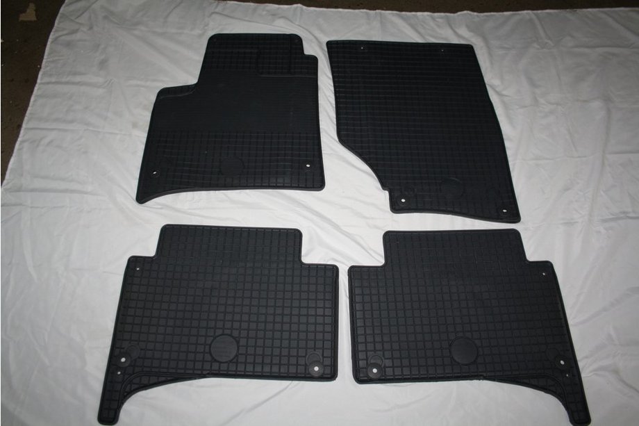 Audi Q7 2005-2015 Alfombrillas de goma (4 uds, Doma) Image