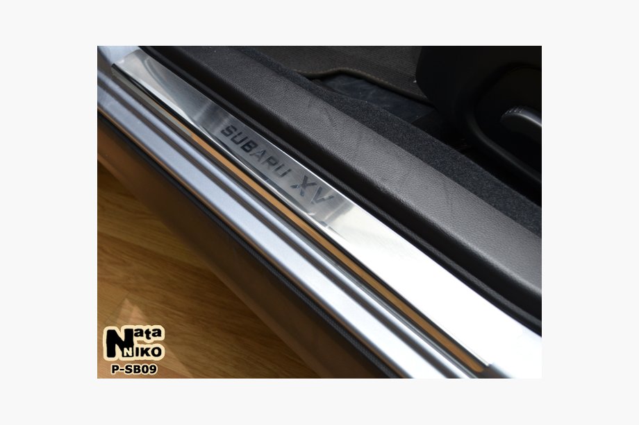Subaru XV 2011-2017 Protector de umbral de puerta Natanika Premium en acero inoxidable (2 uds) Image