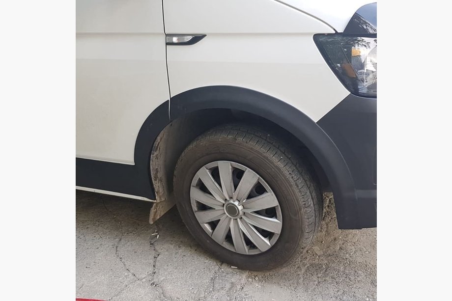 Volkswagen T5 2010-2015 Juego de aletines y molduras (11 piezas) Foto 2