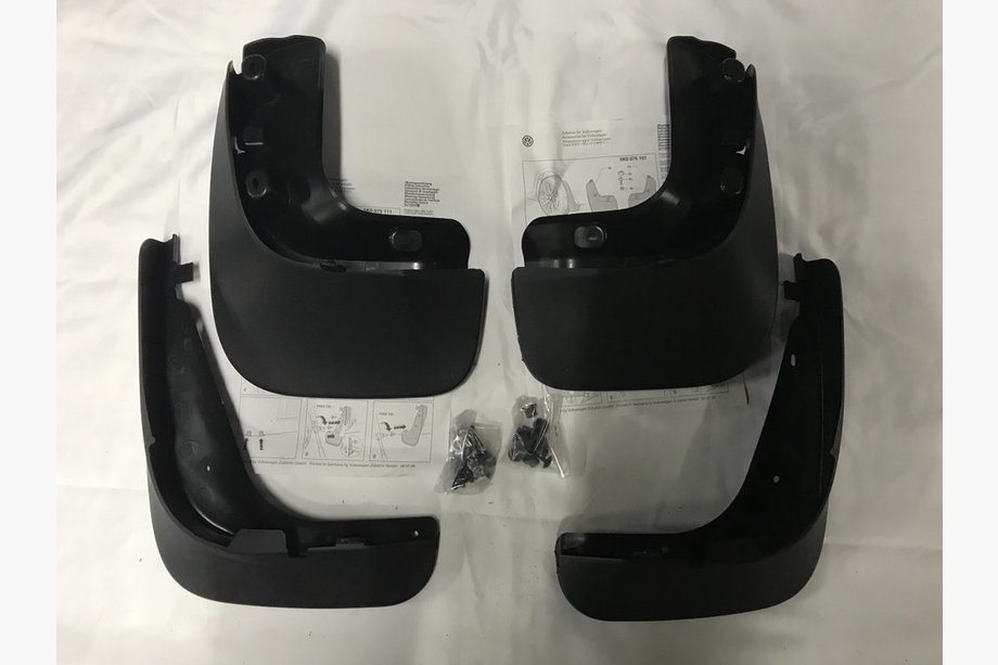 Volkswagen Golf 6 2008-2014 Guardabarros originales (4 uds) Image