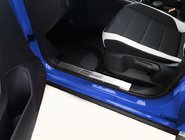 Volkswagen T-Roc 2017-2025 Protector de umbral WhiteNight (2 uds, acero inoxidable) foto 1