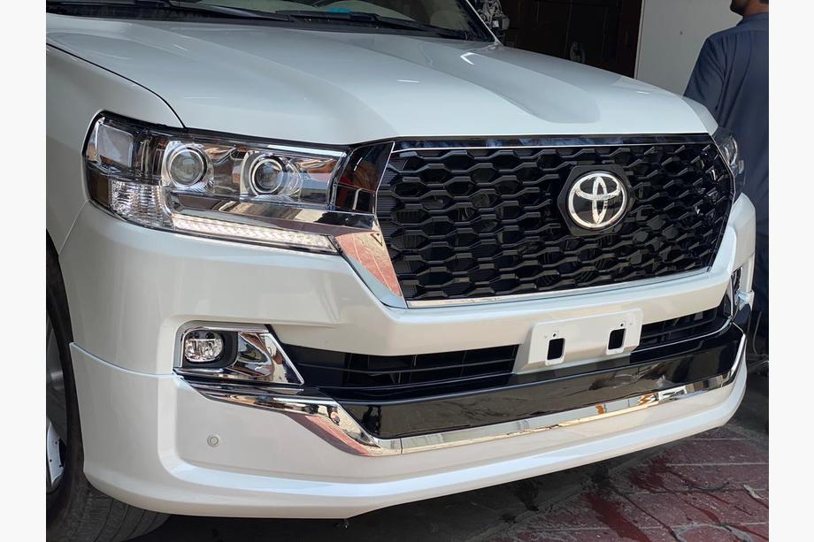 Toyota Land Cruiser 200 2007-2021 Parrilla delantera (Ewan 2021) Image