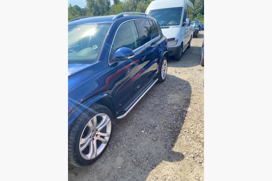 Volkswagen Tiguan 2007-2016 Estribos Laterales Maydos V2 (2 uds, acero inoxidable) Image