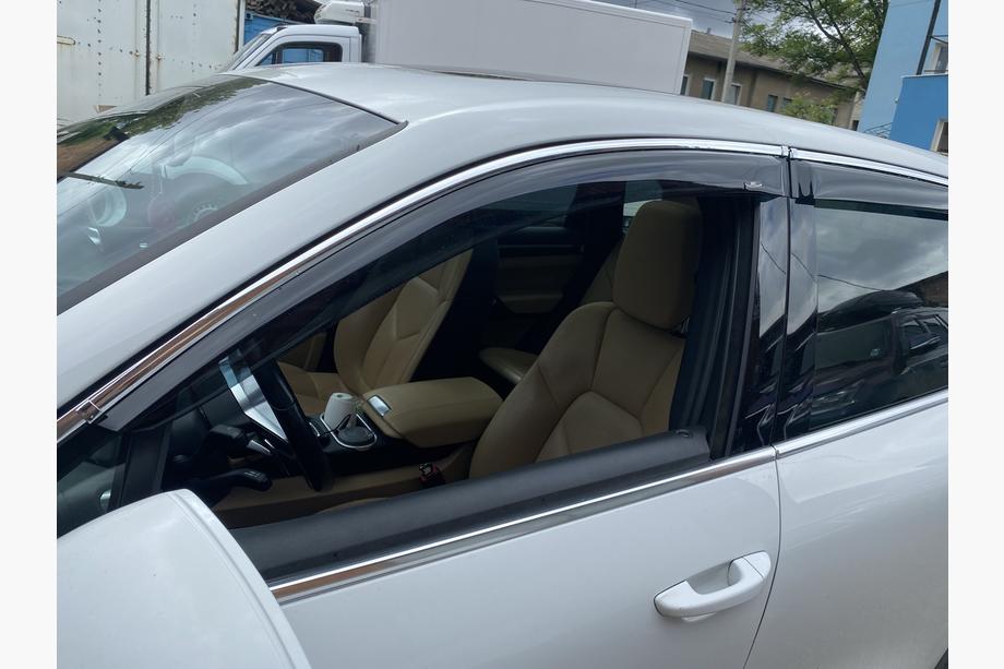 Porsche Cayenne 2010-2017 Deflectores de ventana con tira cromada (4 uds, HIC) Image