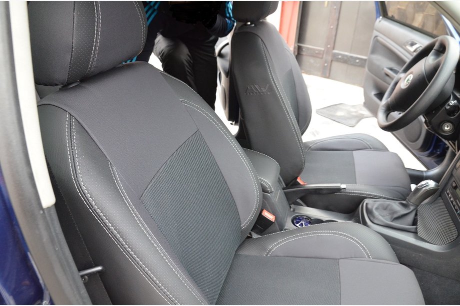 Skoda Superb 2001-2009 Fundas de Asientos de Coche (Polipiel↗Tela, Premium) Image
