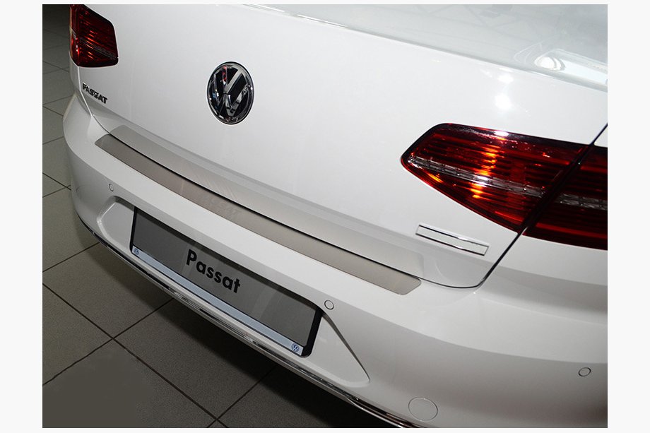 Volkswagen Passat B8 2015-2023 Protector de Parachoques Trasero Nataniko (Acero Inoxidable) Familiar Image
