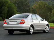 Toyota Camry 2001-2006 Moldura cromada sobre la matrícula foto 1