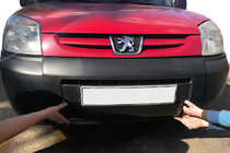 Peugeot Partner 1996-2008 Rejilla de invierno (2003-2008) Mate foto 1