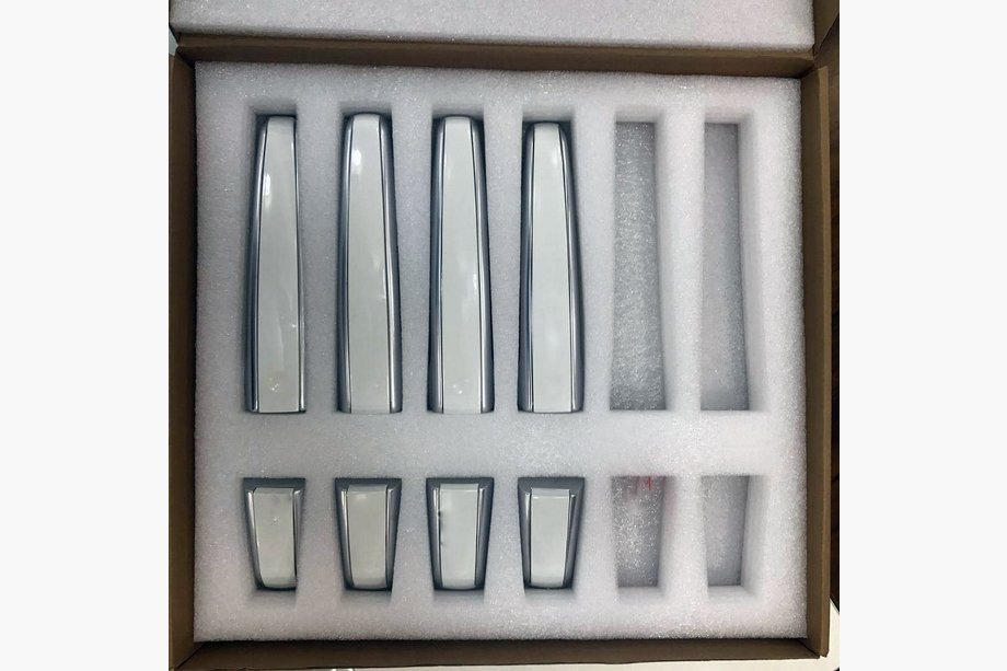 Range Rover Sport 2014-2022 Cubiertas de Manijas Cromadas (4 uds) Blanco Image
