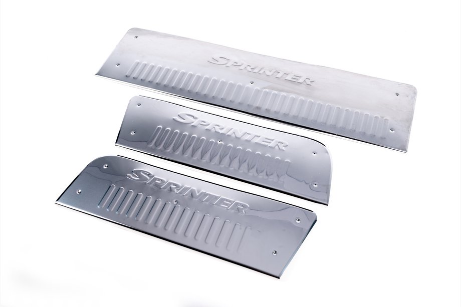 Mercedes Sprinter W906 2006–2018 Protectores de umbral interior Carmos V3 (3 piezas, acero inoxidable) Image