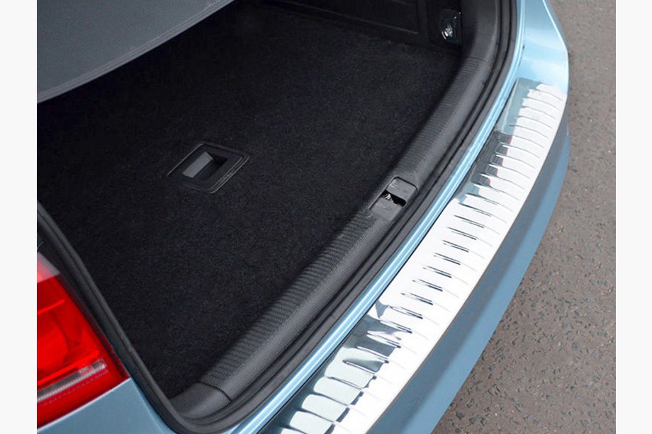 Volkswagen Passat B7 2012-2015 Protector de Parachoques Trasero OmsaLine Brillo (SW, Acero Inoxidable) Image